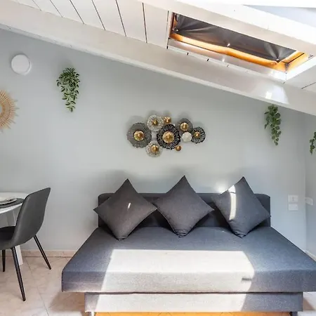 300 M From Metro M3-netflix-wi-fi Milan