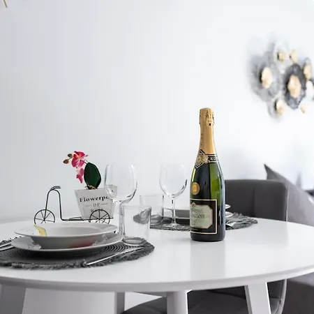 300 M From Metro M3-netflix-wi-fi Apartment Milan