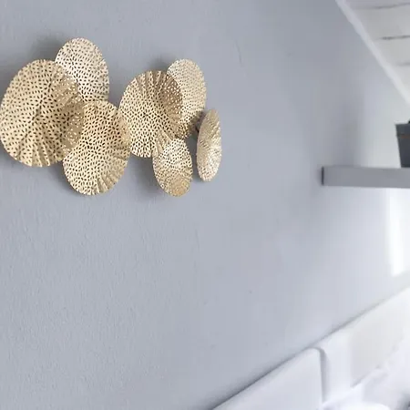 300 M From Metro M3-netflix-wi-fi * Milan