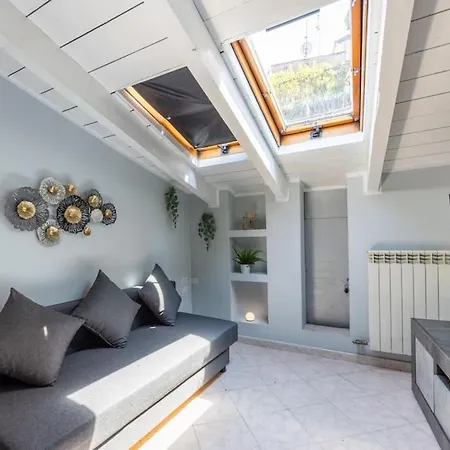 300 M From Metro M3-netflix-wi-fi Milan
