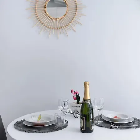 300 M From Metro M3-netflix-wi-fi Milano